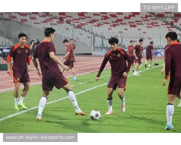 高海拔与湿热气候下足球运动员饮食调整策略对比